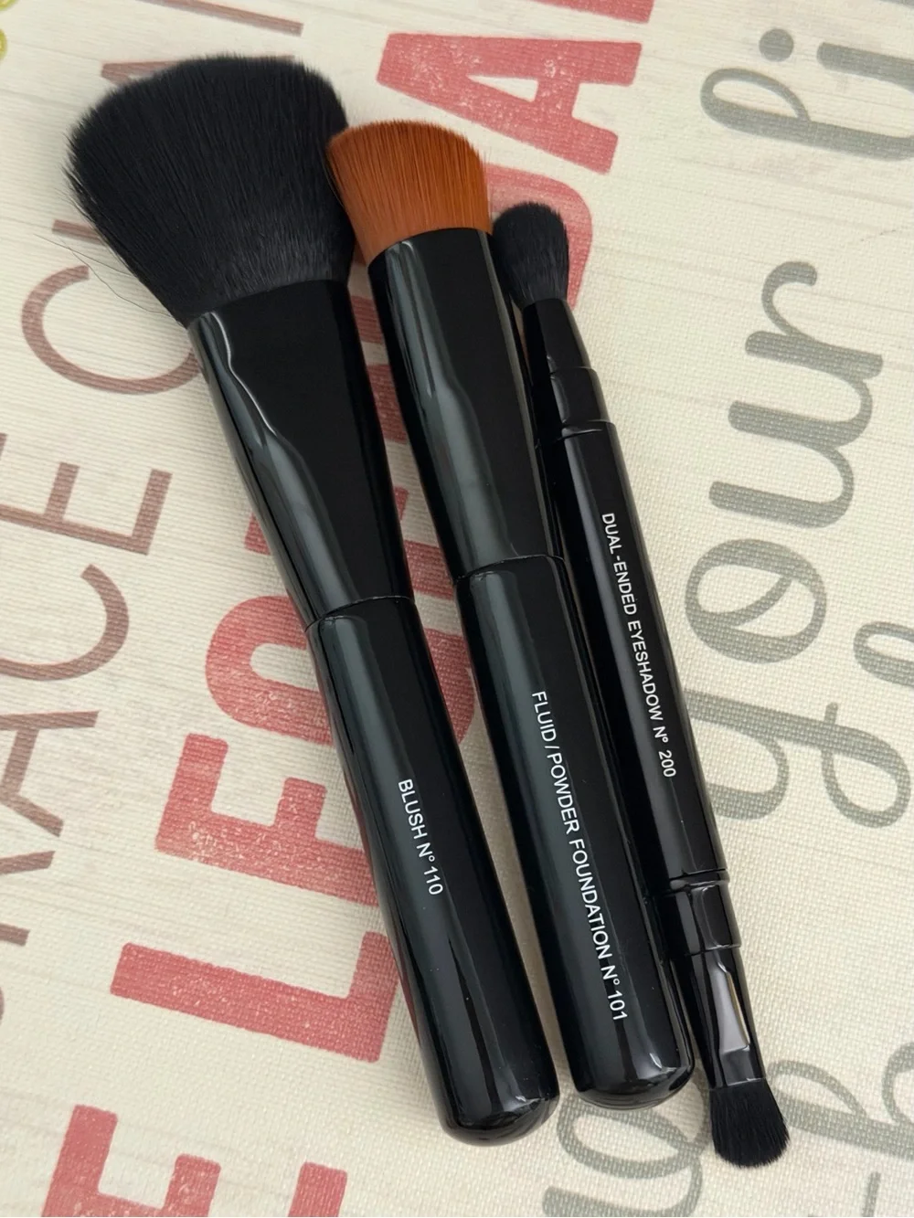 Chanel Les Pinceaux Limited Edition 3-Piece Brush Set 111 Ballerina New